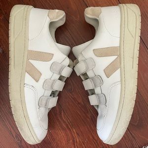 Vejas 3 Lock Womens Sneakers